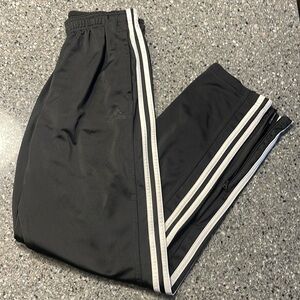 Adidas jogger, men’s medium